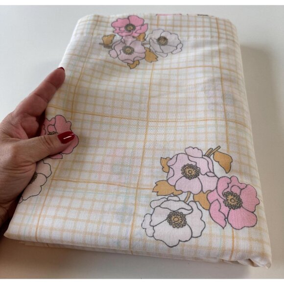 Vintage 1970s top/ flat sheet, pink peonies flowers, checkered, twin si - Picture 1 of 10